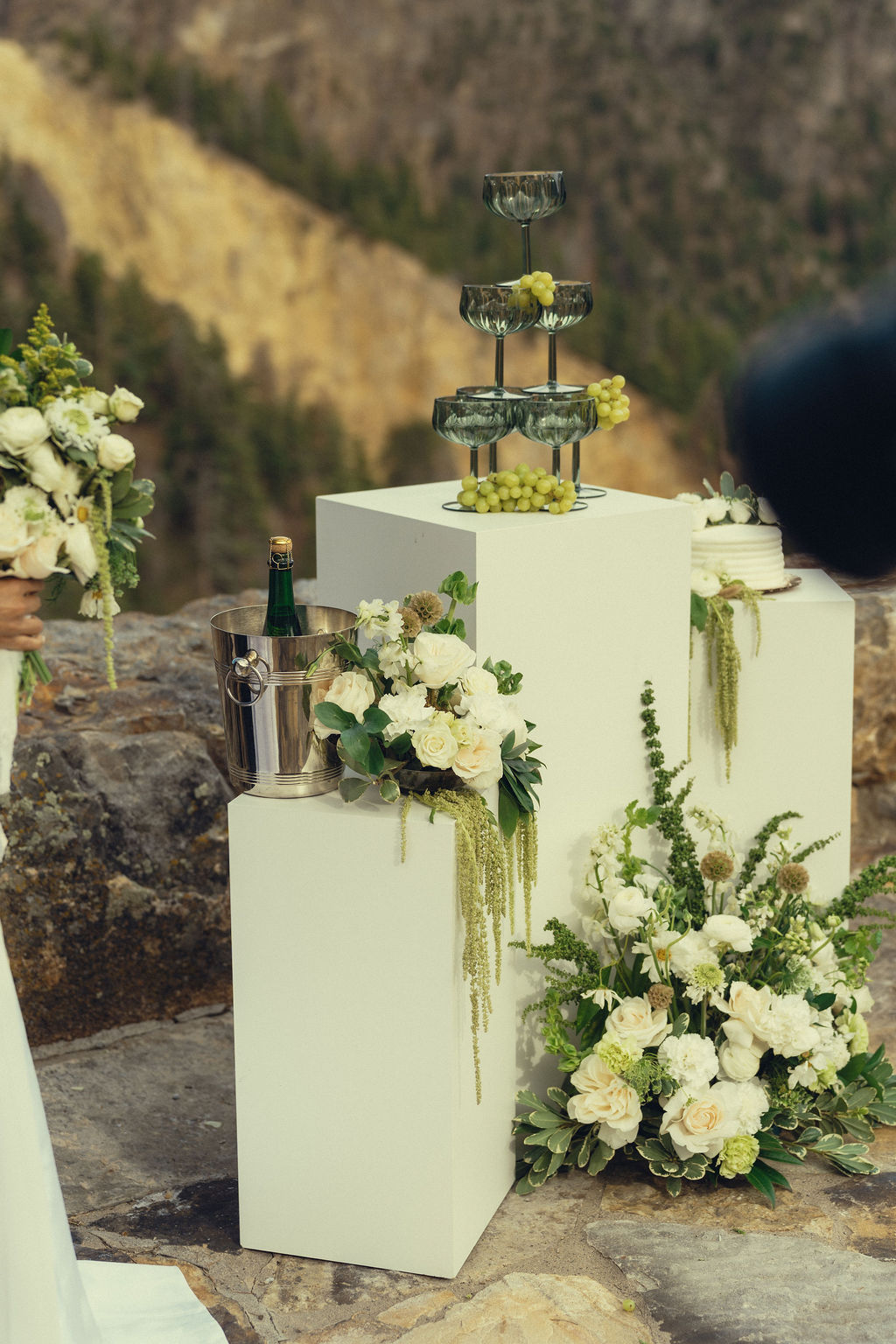 elegant wedding details from a beautiful Colorado mountain wedding day