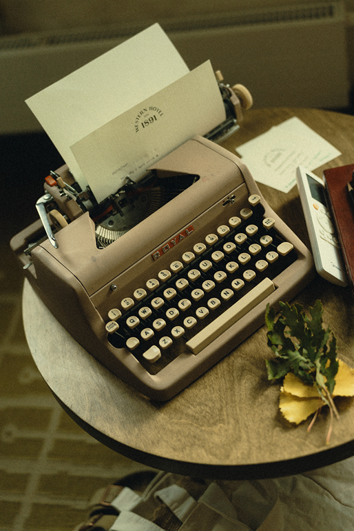 beautiful detail photos from a stunning western hotel wedding photoshoot