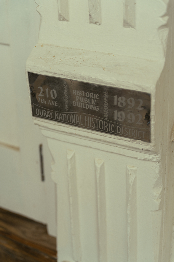 beautiful detail photos from a stunning western hotel wedding photoshoot