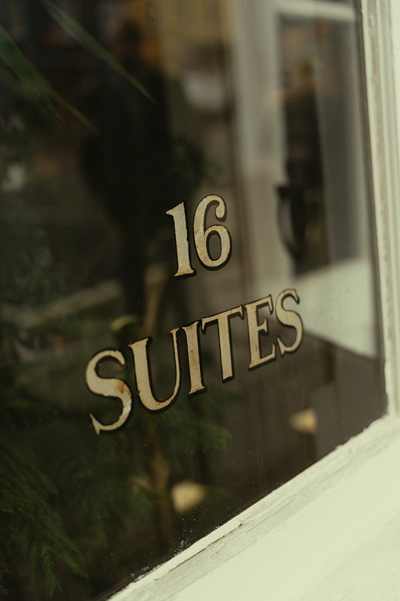 beautiful detail photos from a stunning western hotel wedding photoshoot