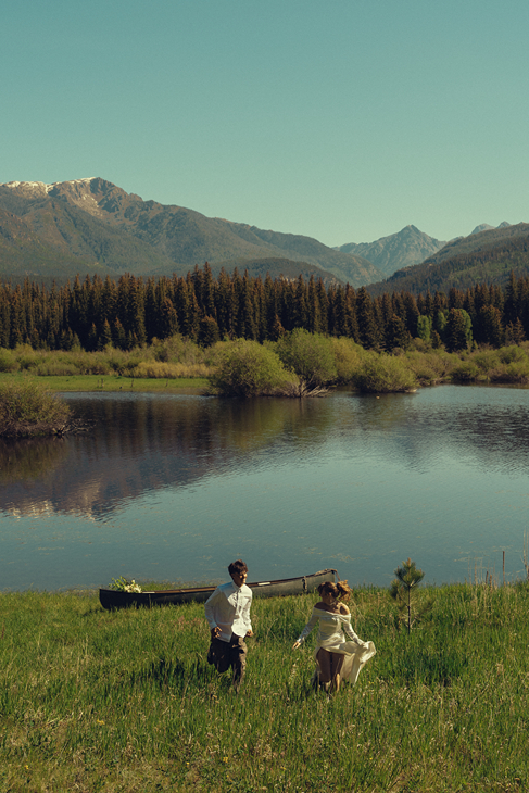 documentary style wedding photos from a durango, colorado wedding